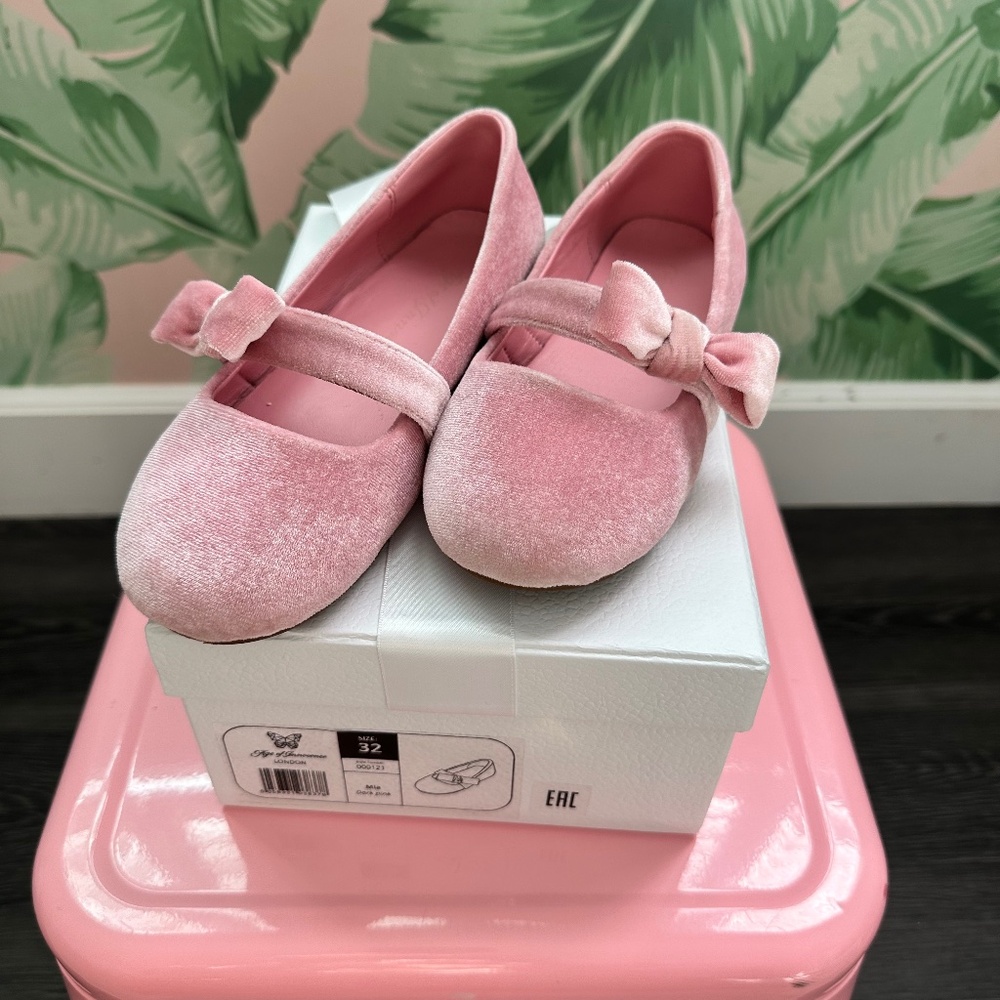 Age of Innocence London Mia Pink velvet shoes size 1